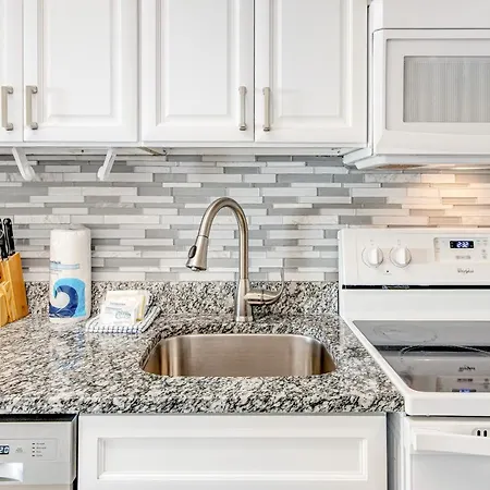 Continental Condo 118